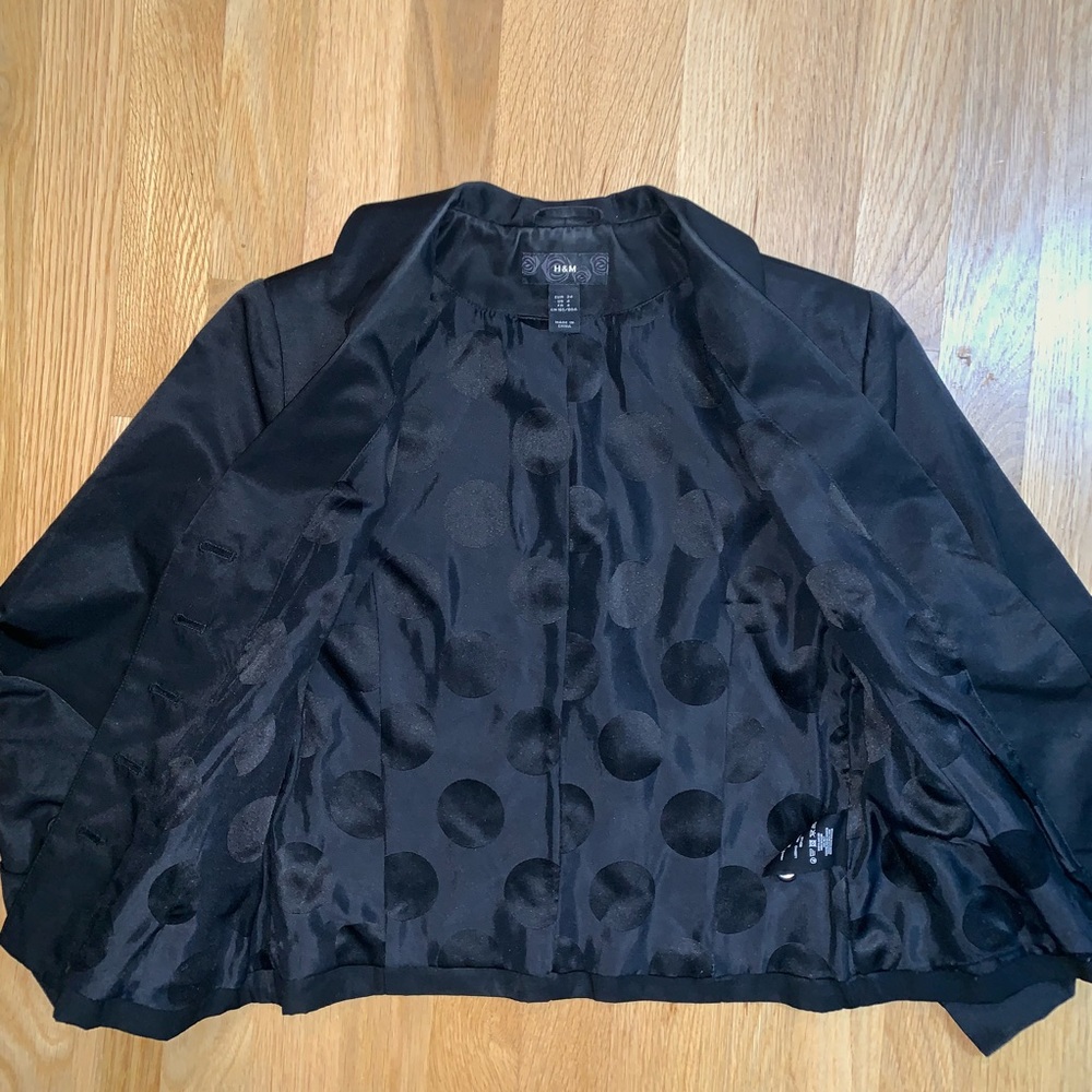Black H & M blazer with bow pockets - Picture 5 of 6